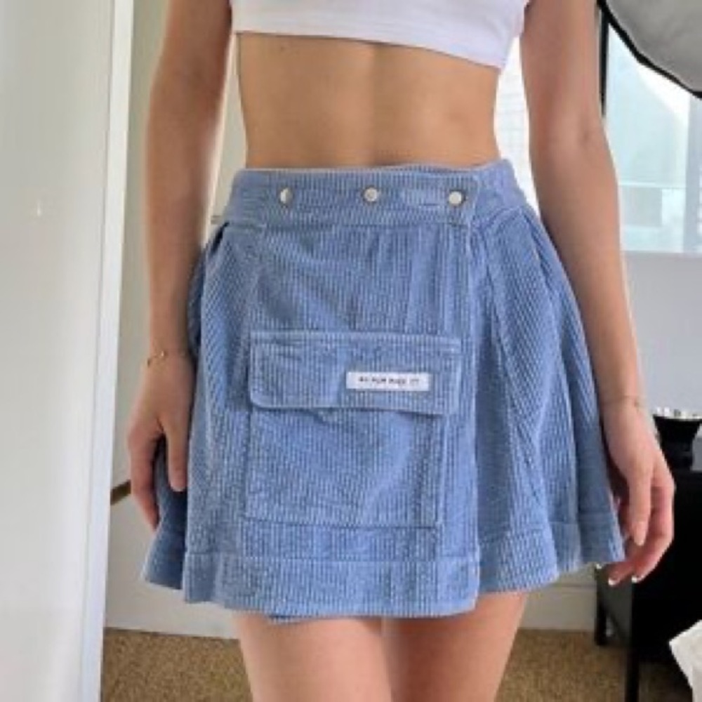 My Mum Made it blue Pleated Skirt. Size M-L (10)